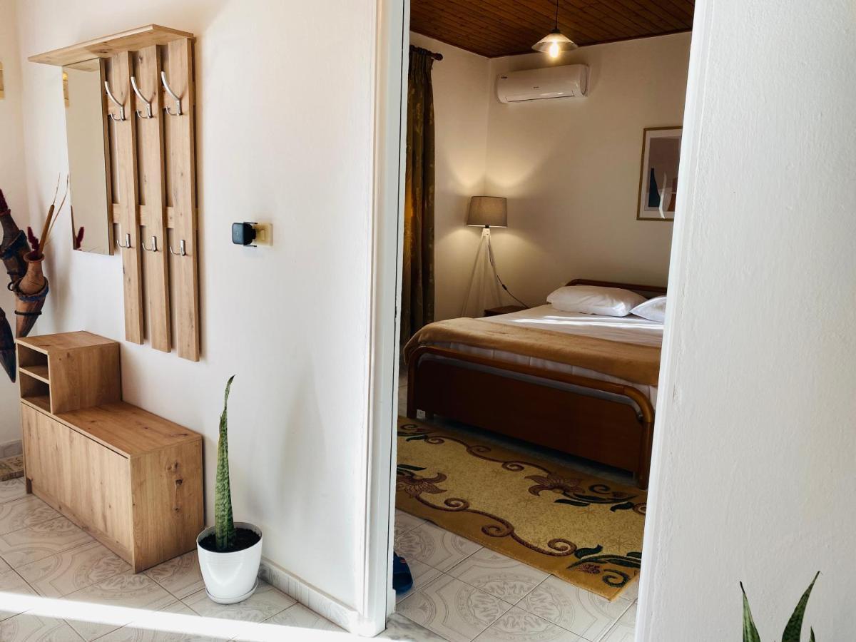 Mia Guest House - Entire Home With Balcony & Garden Divjake Esterno foto