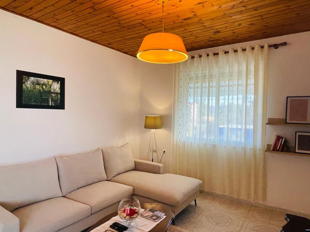 Mia Guest House - Entire Home With Balcony & Garden Divjake Esterno foto