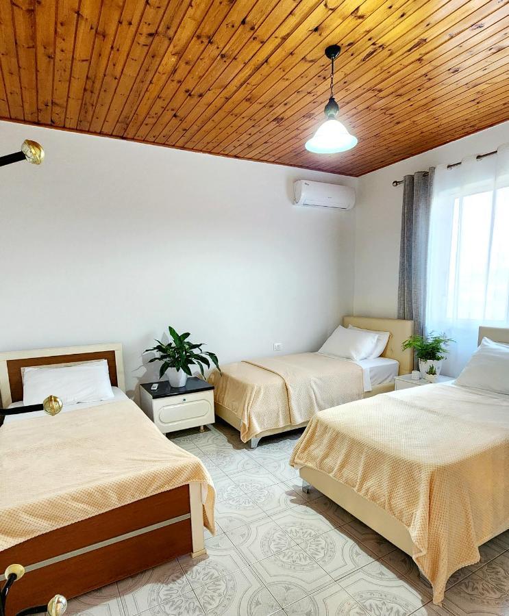 Mia Guest House - Entire Home With Balcony & Garden Divjake Esterno foto