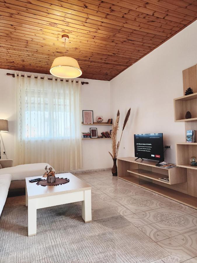 Mia Guest House - Entire Home With Balcony & Garden Divjake Esterno foto