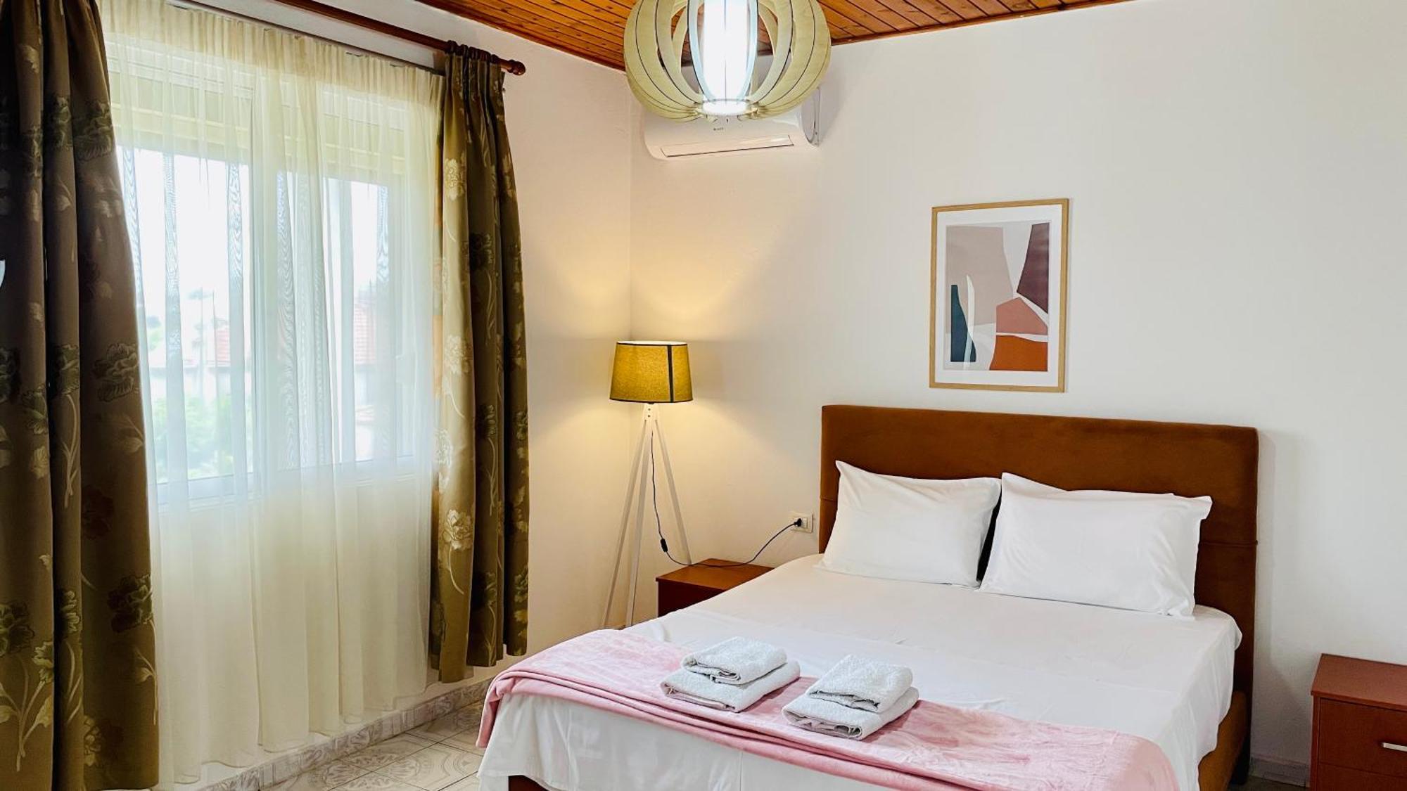 Mia Guest House - Entire Home With Balcony & Garden Divjake Esterno foto